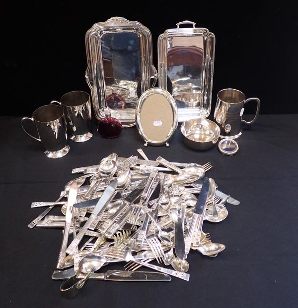 LARGE QUANTITY OF 'COMMUNITY' AND OTHER FLATWARE