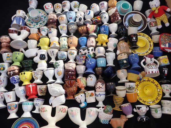 A QUANTITY OF EGG CUPS