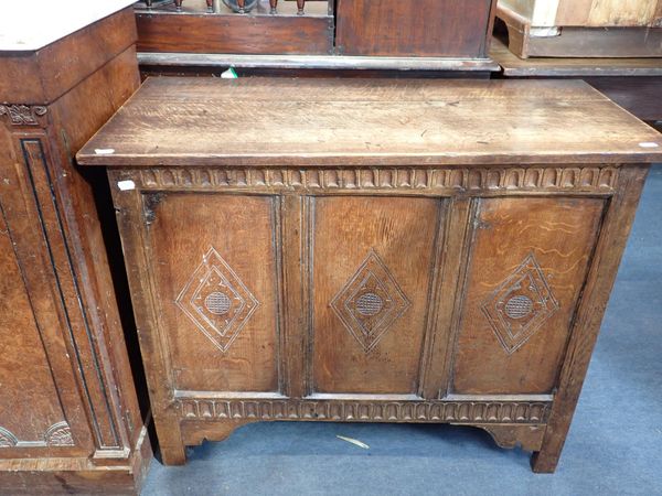 A 17th CENTURY STYLE OAK COFFER