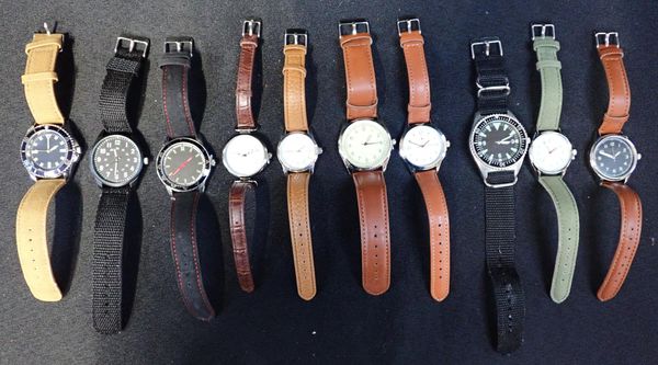 A COLLECTION OF GENTLEMENS' WRISTWATCHES