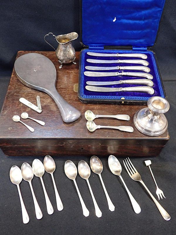 A PAIR OF GEORGE III SILVER FIDDLE PATTERN MUSTARD SPOONS