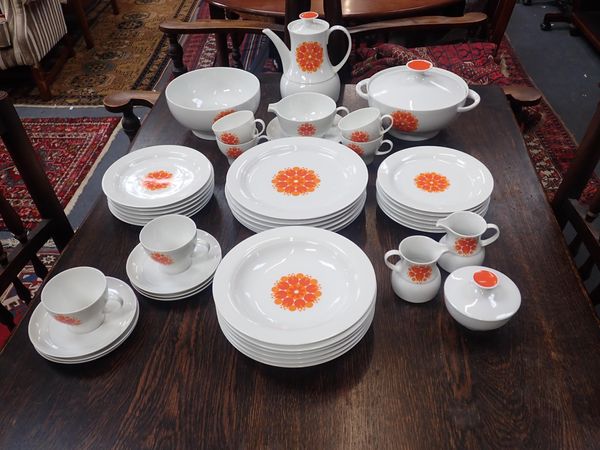 THOMAS, GERMANY 'PINWHEEL' DINNER SERVICE