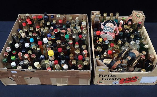 FOUR CASONI CRITALLIZZATO MINIATURE LIQUEURS