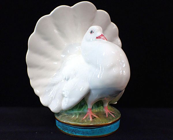 A MINTONS FANTAIL DOVE VASE