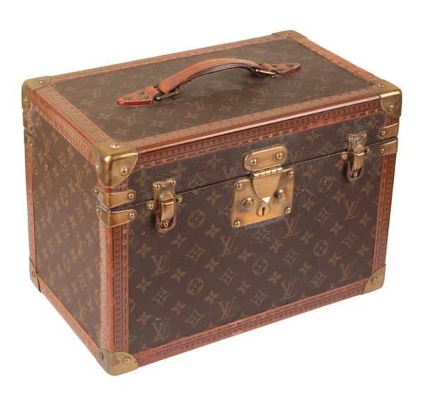 A VINTAGE LOUIS VUITTON TRAIN CASE