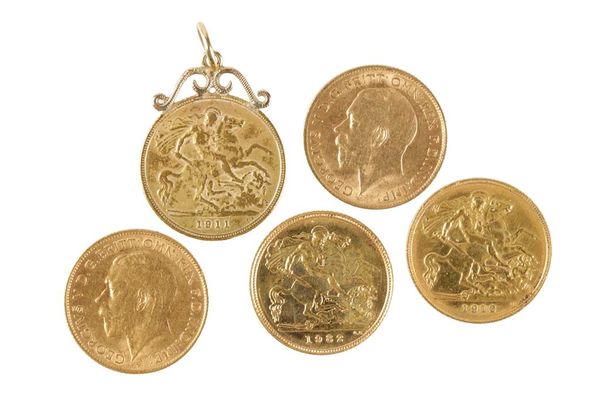GREAT BRITAIN, MIXED HALF SOVEREIGNS 1911, 1911 (with pendant mount), 1912, 1912, 1982 (5)