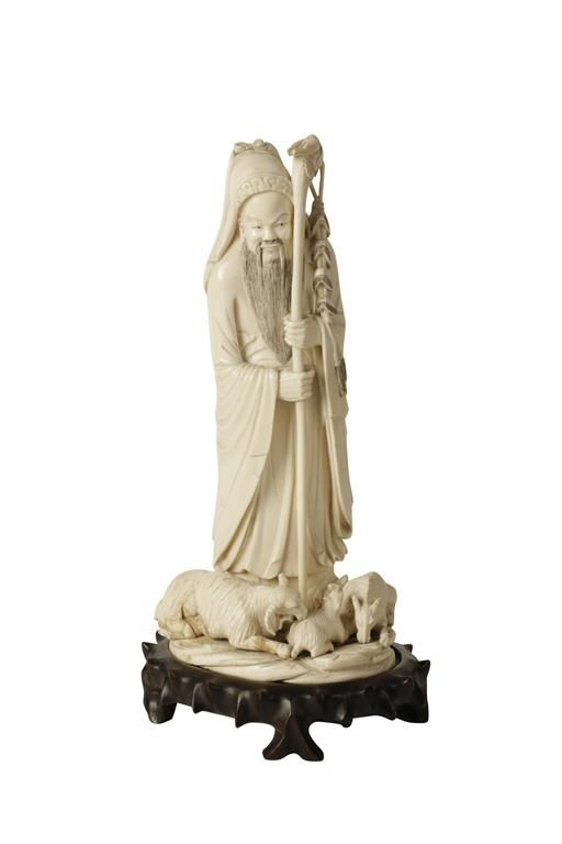 LARGE CARVED IVORY FIGURE, LATE 19TH / EARLY 20TH CENTURY