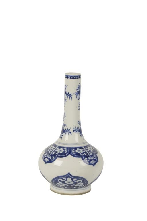 BLUE AND WHITE BOTTLE VASE, KANGXI PERIOD