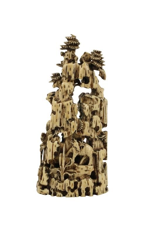 CARVED IVORY GROUP, QING DYNASTY, EARLY 19TH CENTURY