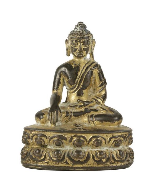 GILT BRONZE SEATED BUDDHA, TIBET, 16TH / 17TH CENTURY