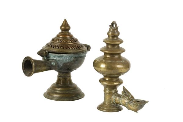 BRONZE OIL LAMP, SRI LANKA 18TH / 19TH CENTURY