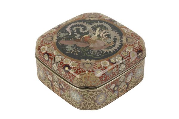 FINE JAPANESE CLOISONNE BOX, MEIJI PERIOD (1868-1912)