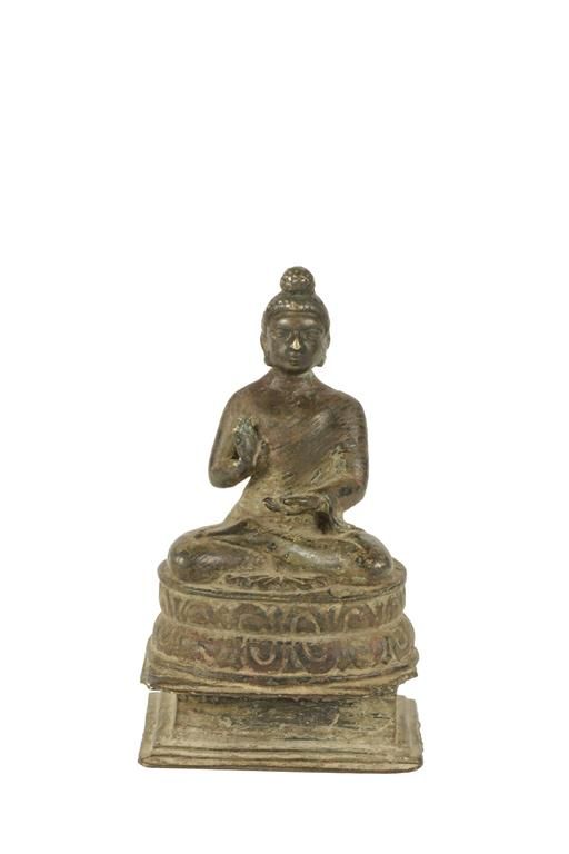 SMALL BRONZE FIGURE OF A BUDDHA, GANDORAN, 7TH CENTURY OR EARLIER
