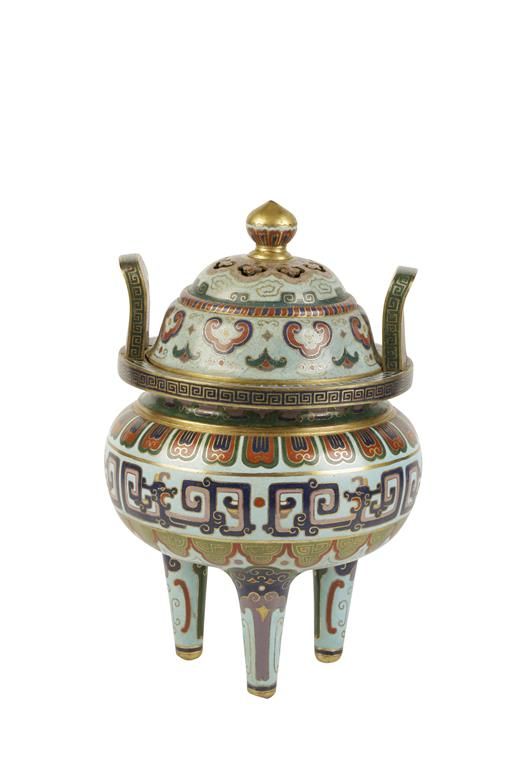 LARGE CLOISONNE TRIPOD CENSER AND COVER, QING DYNASTY, 19TH CENTURY