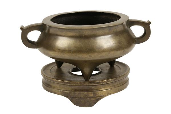 BRONZE TRIPOD CENSER AND STAND, QING DYNASTY, 19TH CENTURY