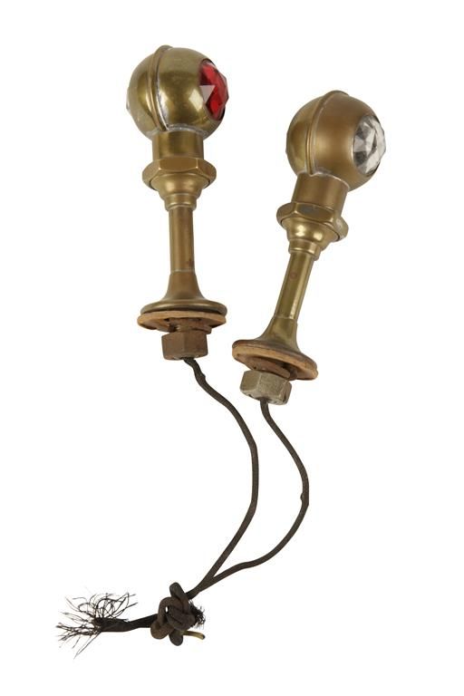 A PAIR OF ART DECO BRASS SIDE LAMPS