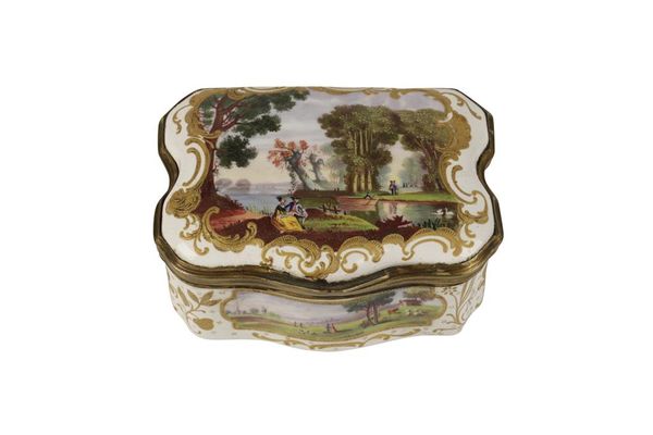 ENGLISH ENAMEL BOX CIRCA 1740