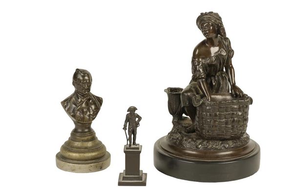 19TH CENTURY BRONZE OF A WASHER WOMAN