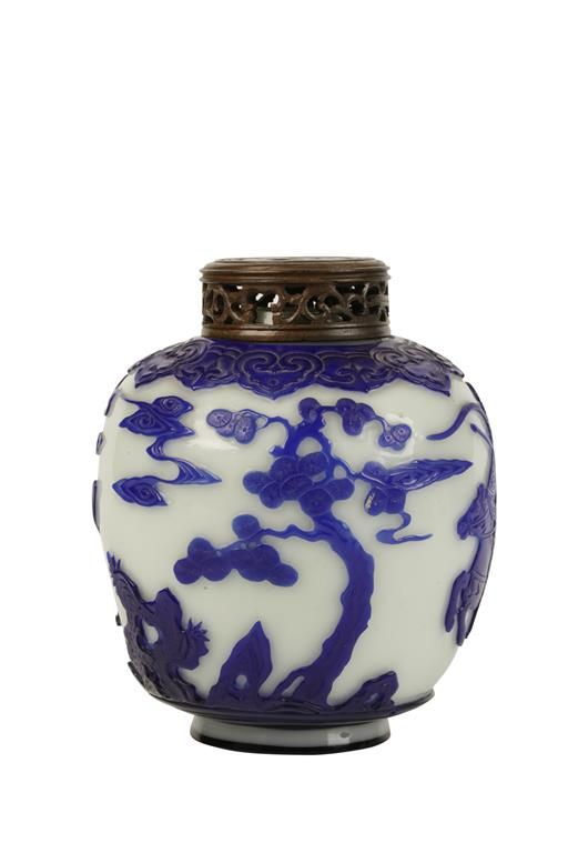 CHINESE PEKING BLUE-OVERLAY GLASS JAR