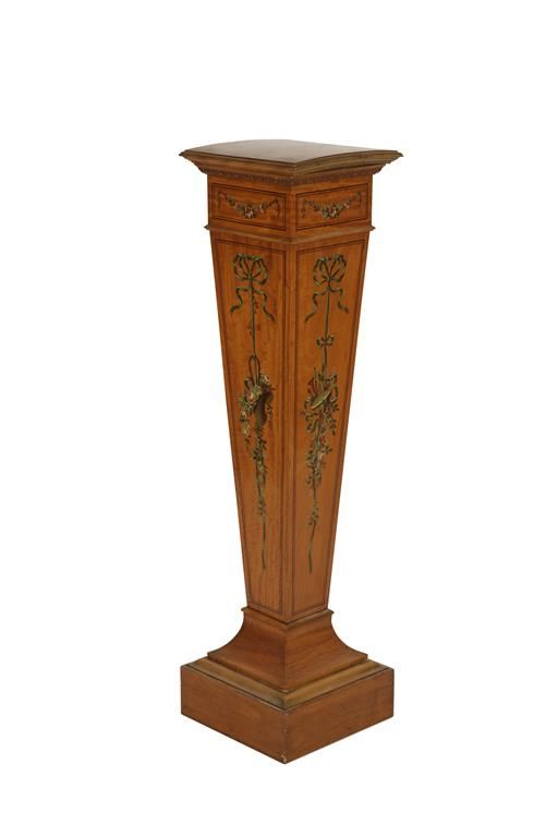 19TH CENTURY SATINWOOD TORCHERE