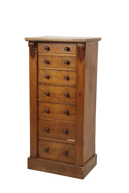 19TH CENTURY MAHOGANY WELLINGTON CHEST