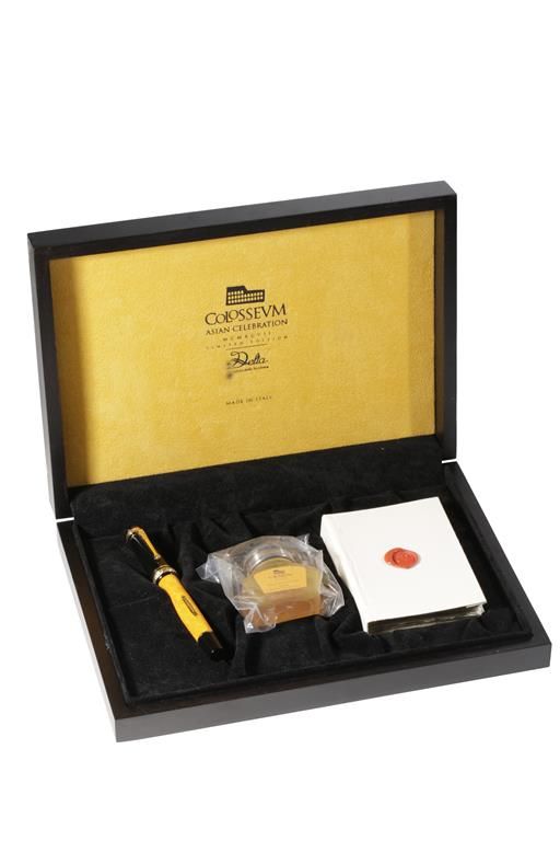 DELTA COLOSSEUM "ASIAN CELEBRATION GOLD" FOUNTAIN PEN