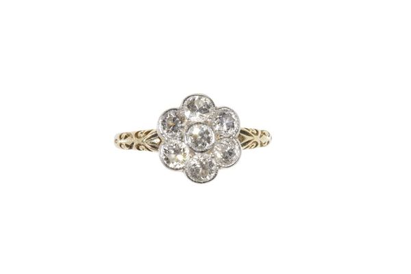 DIAMOND FLOWER HEAD RING