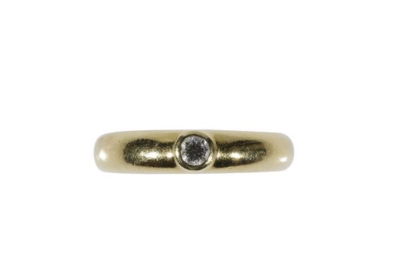 DIAMOND RING SET IN 18K YELLOW GOLD