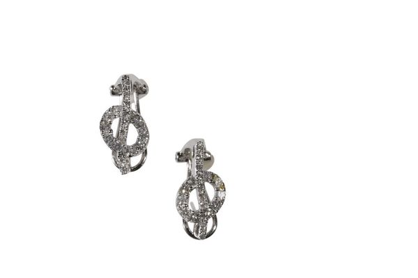 PAIR OF DIAMOND EARRINGS