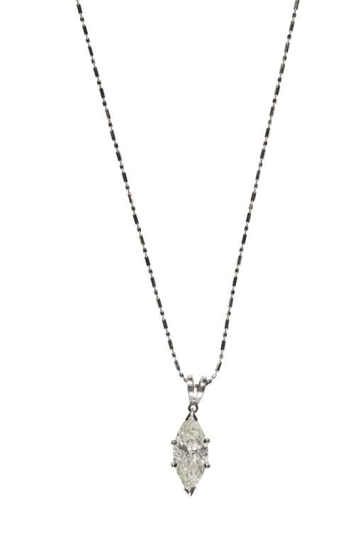 MARQUISE-CUT DIAMOND PENDANT NECKLACE