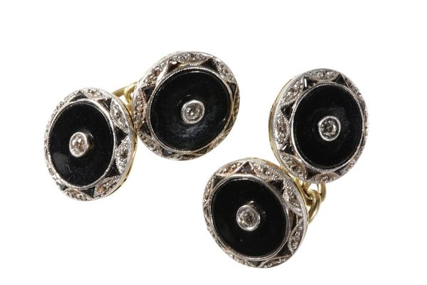 PAIR OF GENTLEMAN'S DIAMOND AND ONYX CUFFLINKS