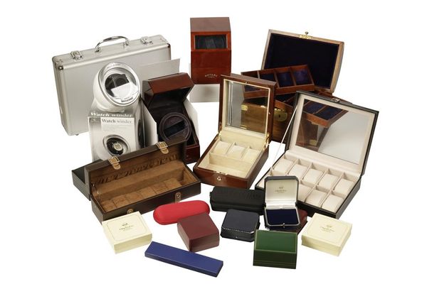 QUANTITY OF VARIOUS WATCH BOXES