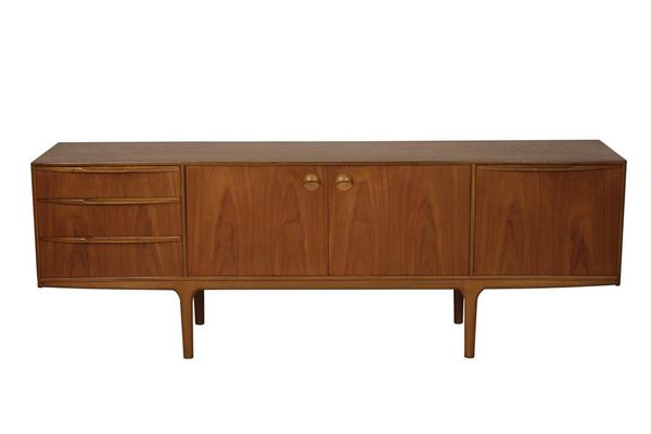 TOM ROBERTSON FOR A.H MCINTOSH OF KILCALDY: A TEAK "DUNVEGAN" SIDEBOARD