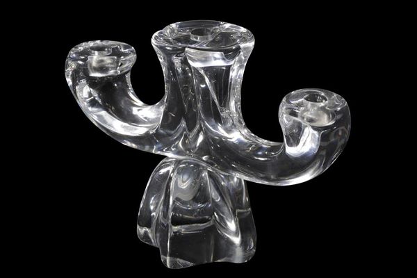 DAUM NANCY: A CRYSTAL GLASS THREE BRANCH CANDELABRA