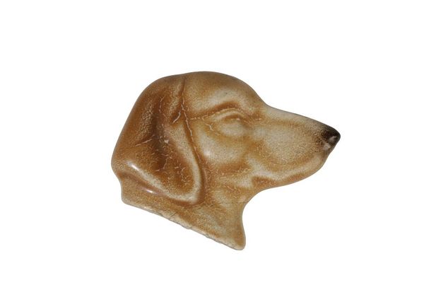 POOLE POTTERY: "DOGS-HEAD" BROOCH