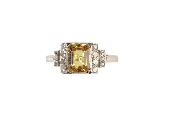 DIAMOND AND YELLOW SAPPHIRE RING