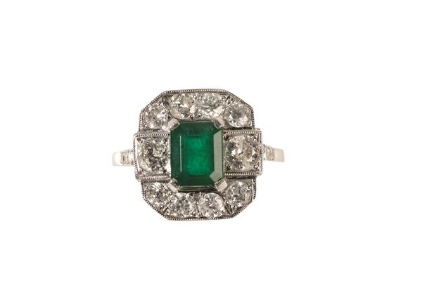 EMERALD AND DIAMOND CLUSTER RING