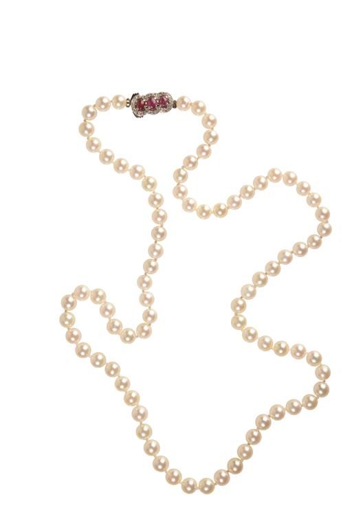 CULTURED PEARL NECKLACE