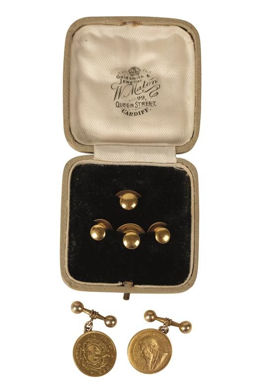 PAIR OF GENTLEMAN'S CUFFLINKS