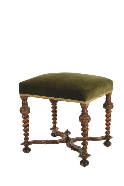 WILLIAM AND MARY STYLE WALNUT STOOL