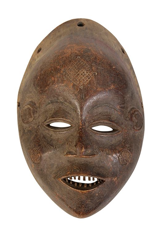 WOODEN MASK OVINBUNDU/CHOKWE (ANGOLA)