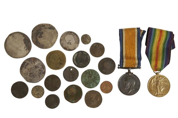 A COLLECTION OF COINS AND MEDALS