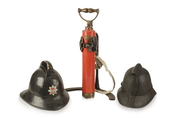 A LEATHER FIRE HELMET from the Letchworth Volunteer Fire Brigade, circa 1930