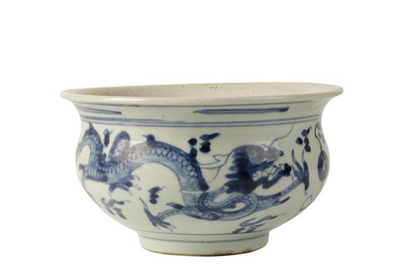 BLUE AND WHITE BASIN, QING DYNASTY