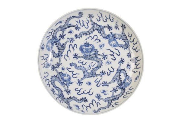 BLUE AND WHITE 'DRAGON' DISH, QING DYNASTY, 19TH CENTURY