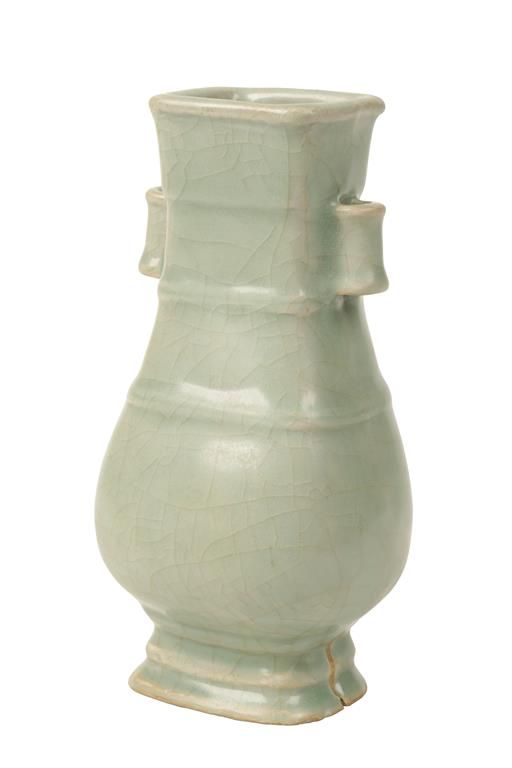 RU-TYPE CRACKLE GLAZE DART VASE