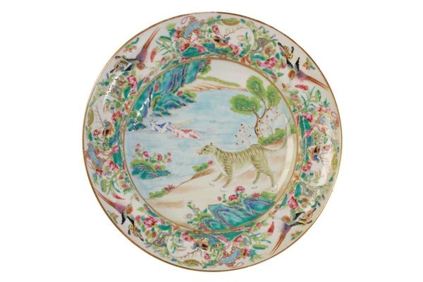 CANTON FAMILLE-ROSE DISH, QING DYNASTY, 19TH CENTURY