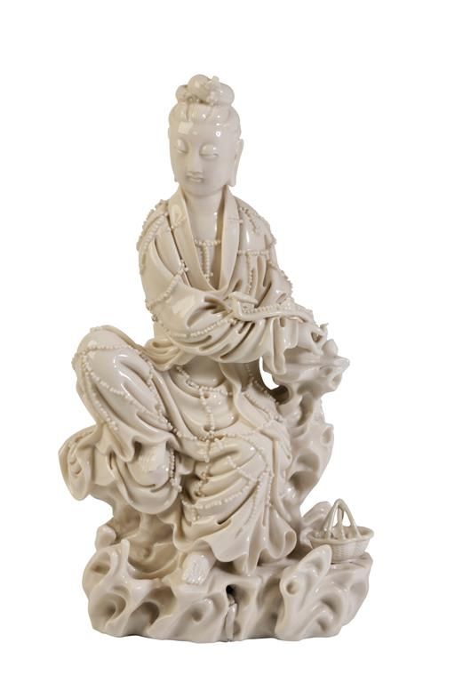 FINE BLANC DE CHINE FIGURE OF GUANYIN, QING DYNASTY