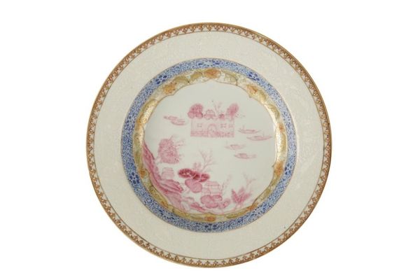 EXPORT FAMILLE-ROSE DISH, QIANLONG PERIOD