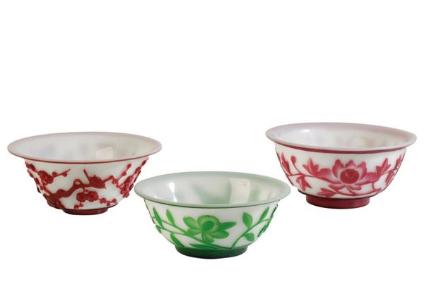 GREEN OVERLAY PEKING GLASS BOWL